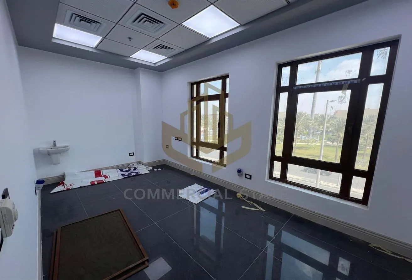 Sale in Rehab City Forth Phase: Clinic for sale at Gateway Rehab 100 m2