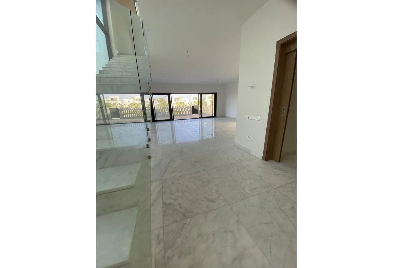 Gallery Image 16