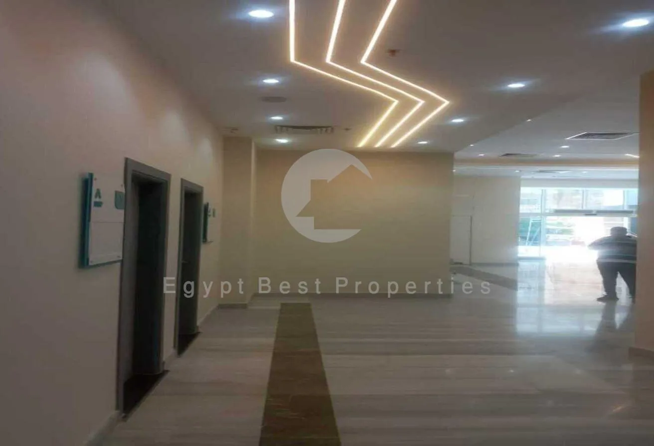 البيع في مجمع أوزون الطبي: عيادة للبيع في اوزون تشطيب كامل بالتكييفات التجمع. 