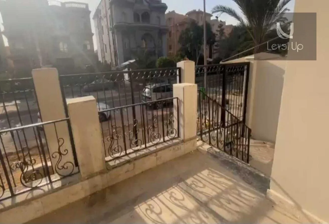 البيع في غرب الجولف: شقه ارضي للبيع داخل كمبوندغرب لجولف ف مربع الوزراء 
