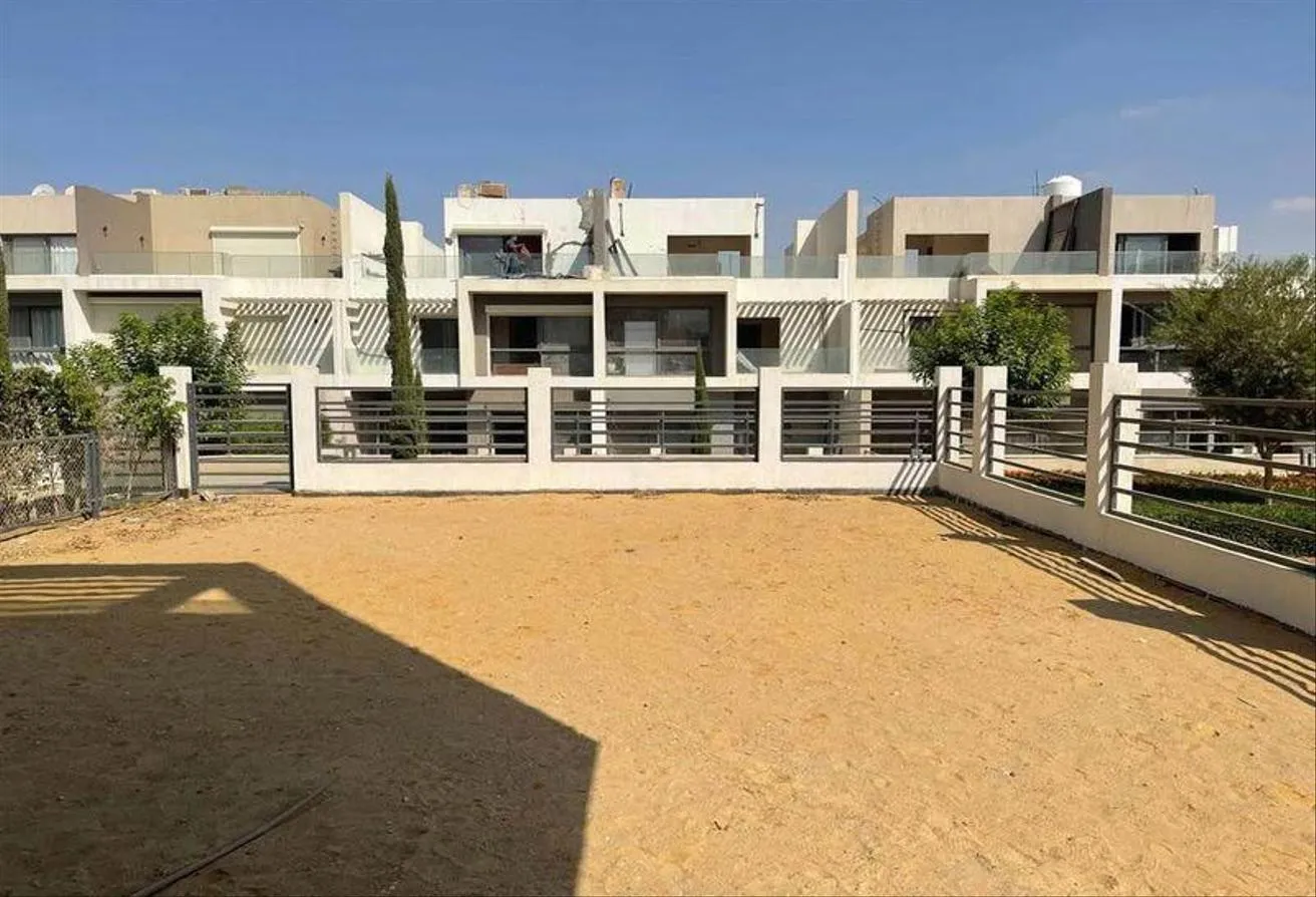 Sale in Fifth Square: Town House For sale Garden View  Ready to Move