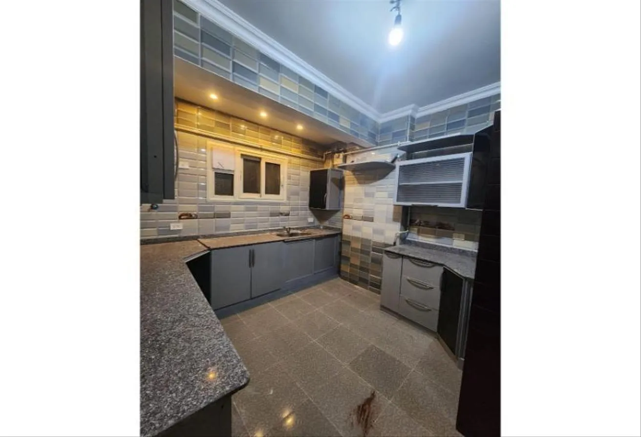 Rent in El Banafseg 1: شقة ايجار بالمطبخ فيلات البنفسج تشطيب مودرن