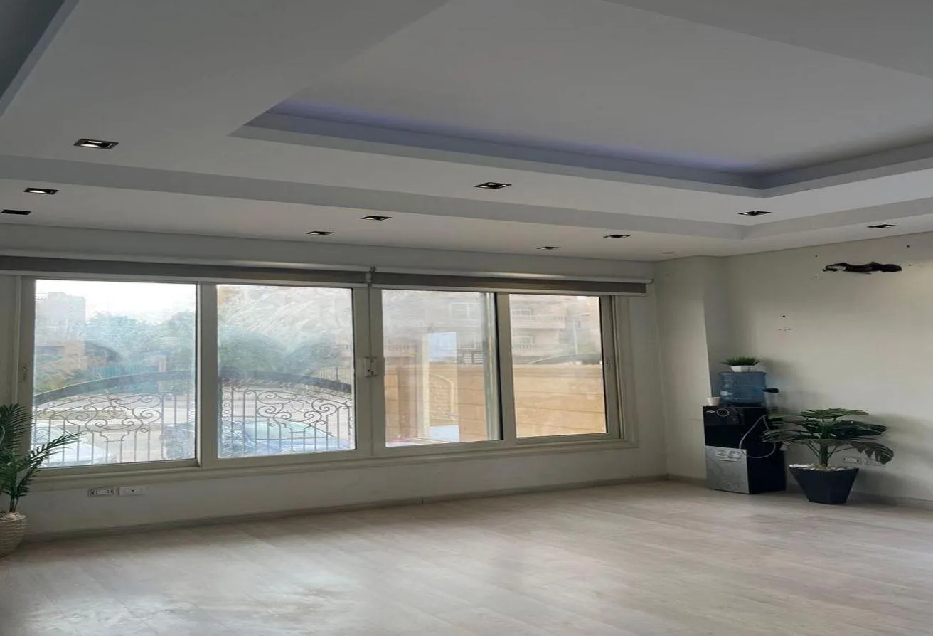 Sale in Area G: Apartment for sale 180m + 50m garden in new cairo