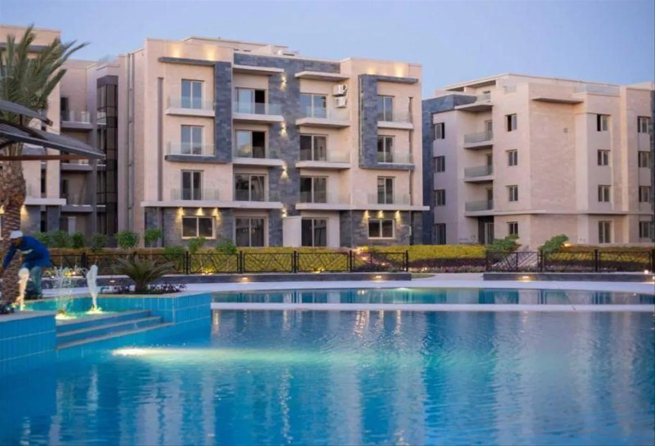 Sale in Galleria Residences: شقة للبيع بالمربع الذهبي بموقع مميز جدا بالتجمع .