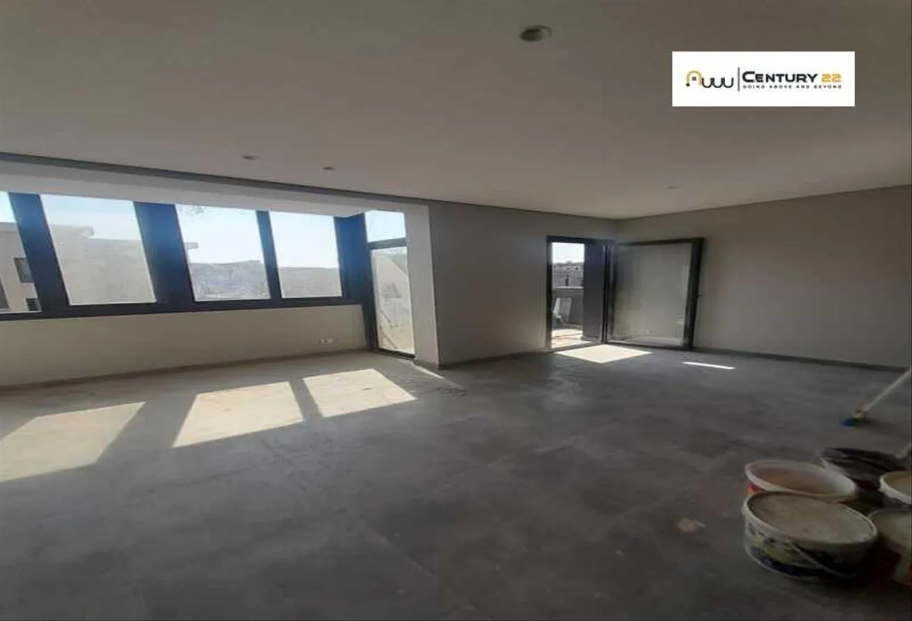 Sale in Trio Gardens: Penthouse for sale, immediate delivery, in Trio Ga