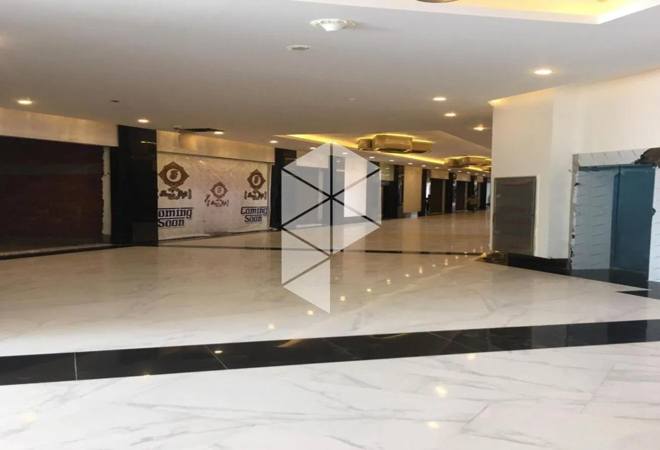 Sale in Park Way: Shop for sale 36 m directly on the northern 90th