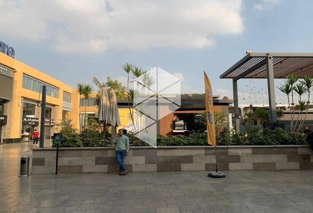 Rent in Al Sadat Axis: Office 375m finished for rent in New Cairo