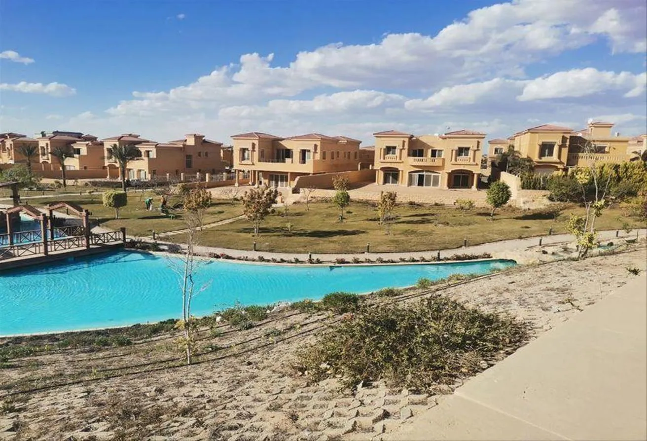 Sale in Royal Meadows: Standalone Super Lux Finish in Royal Meadows Zayed
