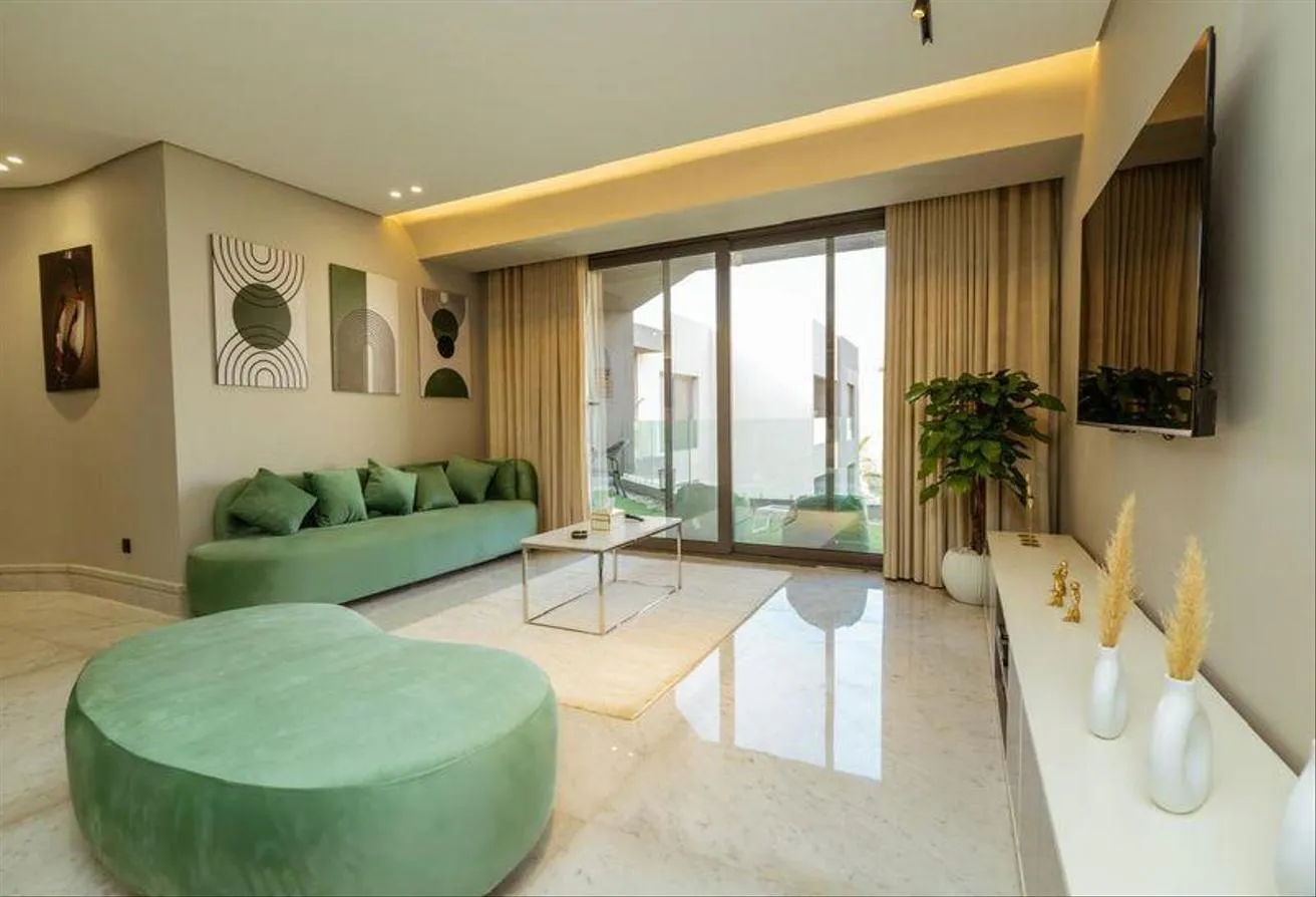 Rent in Silver Palm: Apartment Ready to move Fully Furnished Pool view