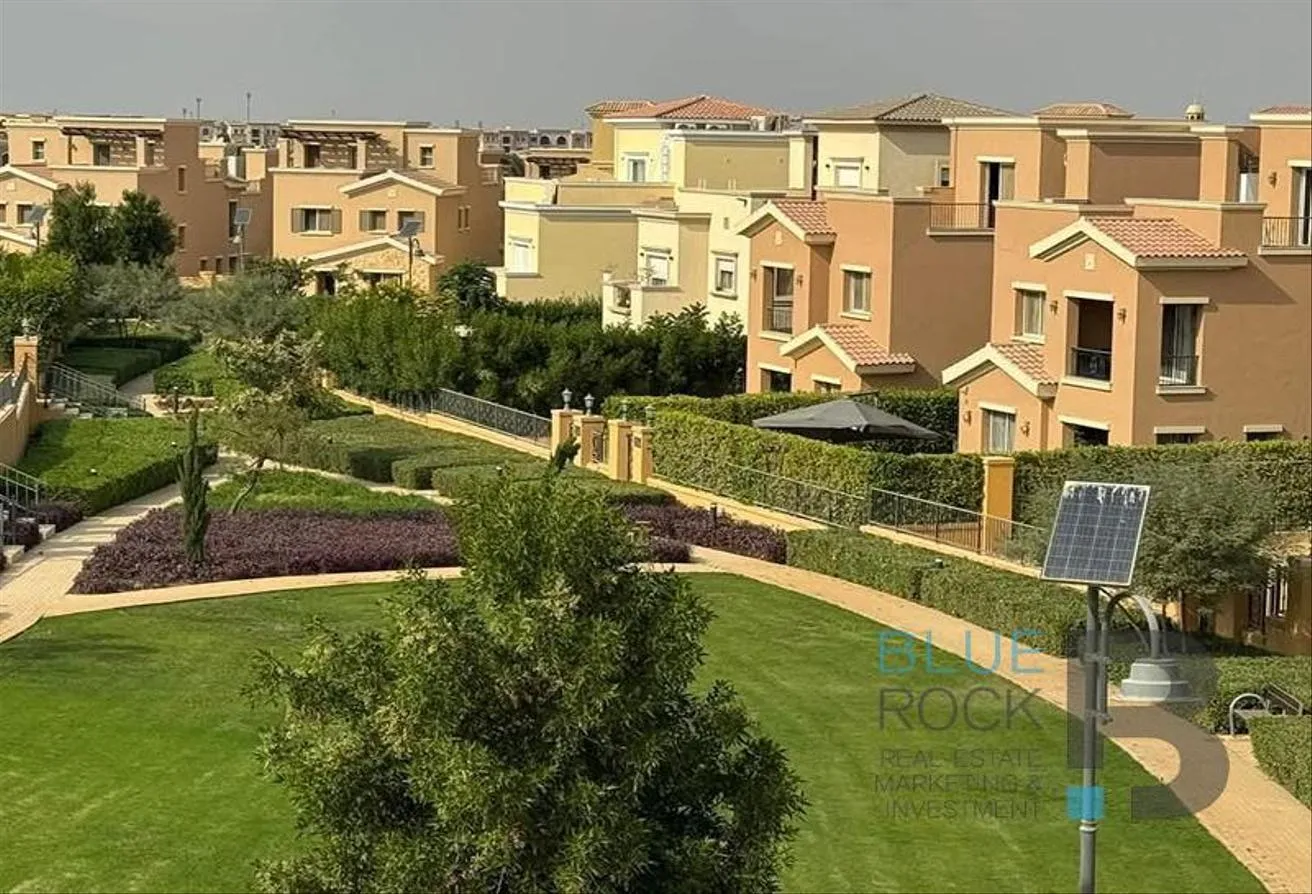 Rent in Mivida: Furnished Studio in Boulevard First use view pool