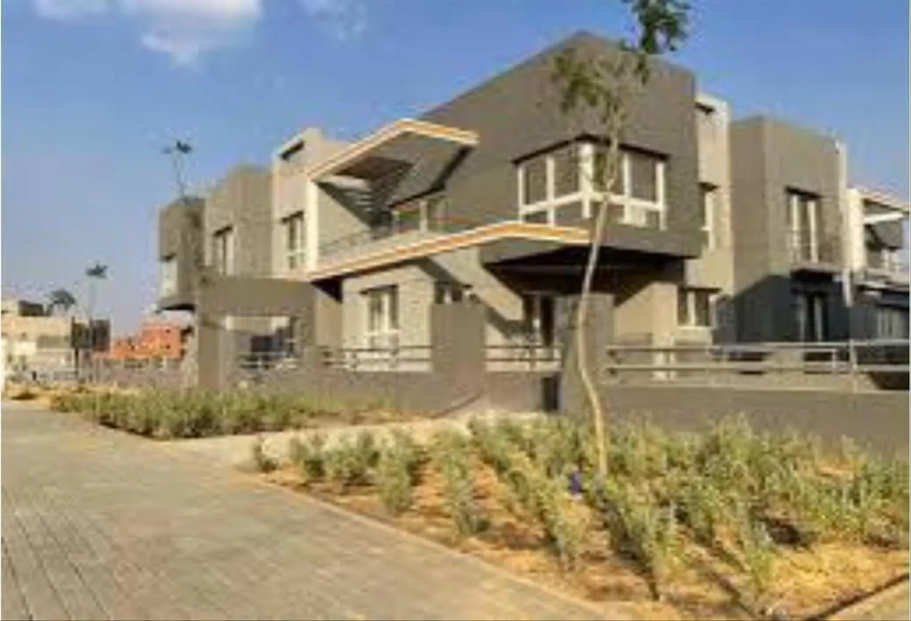 Sale in Etapa: Special Price , Area &amp; View in the heart of Zayed