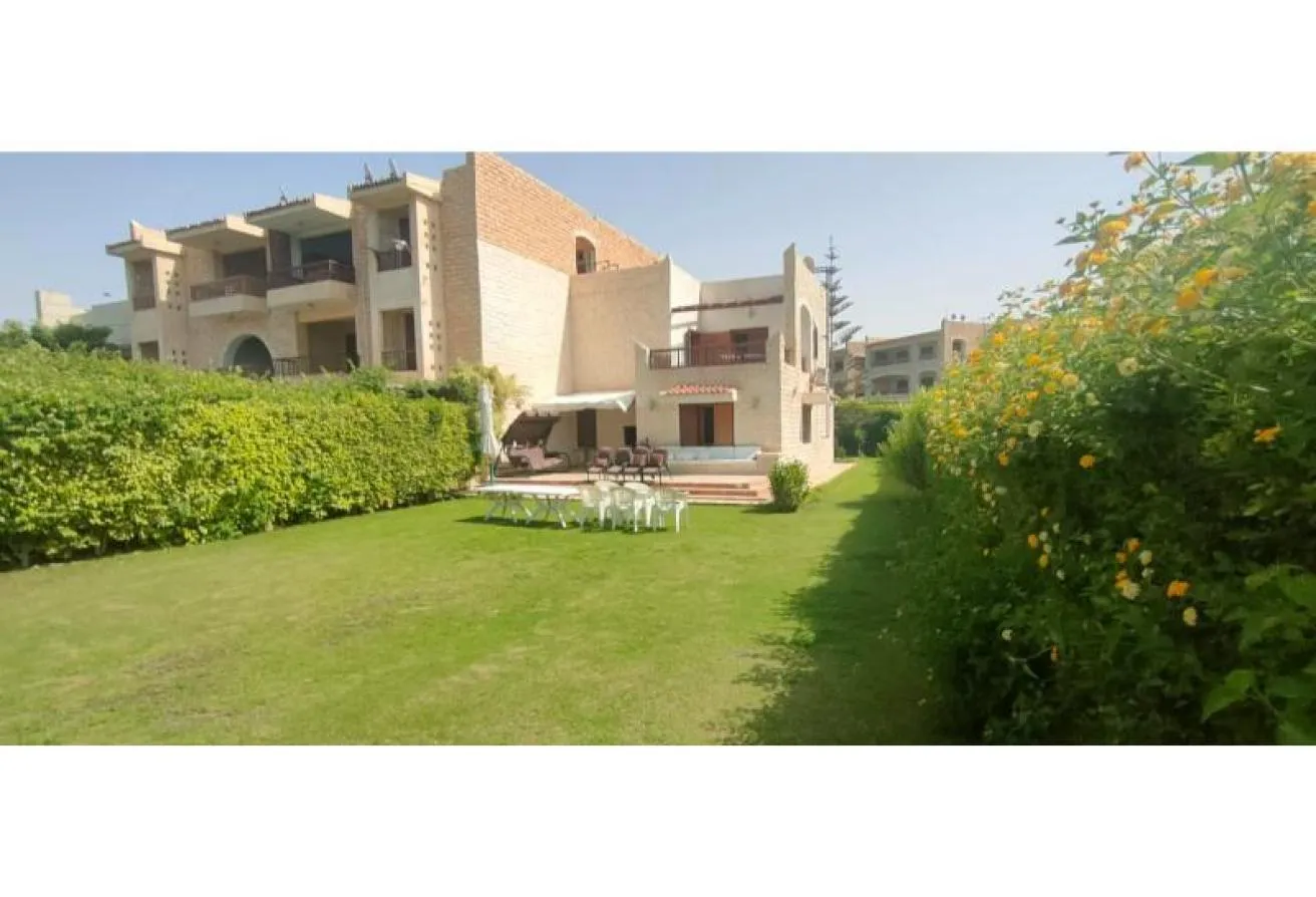 Sale in Marina 7: دوبلكس للبيع بسعر لقطة مارينا 7 اول صف بعد الفيلات