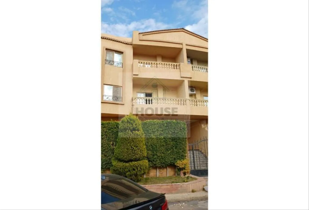 Rent in Green Residence 2: شقه 230 متر دور اول للايجار الحي الثامن زايد