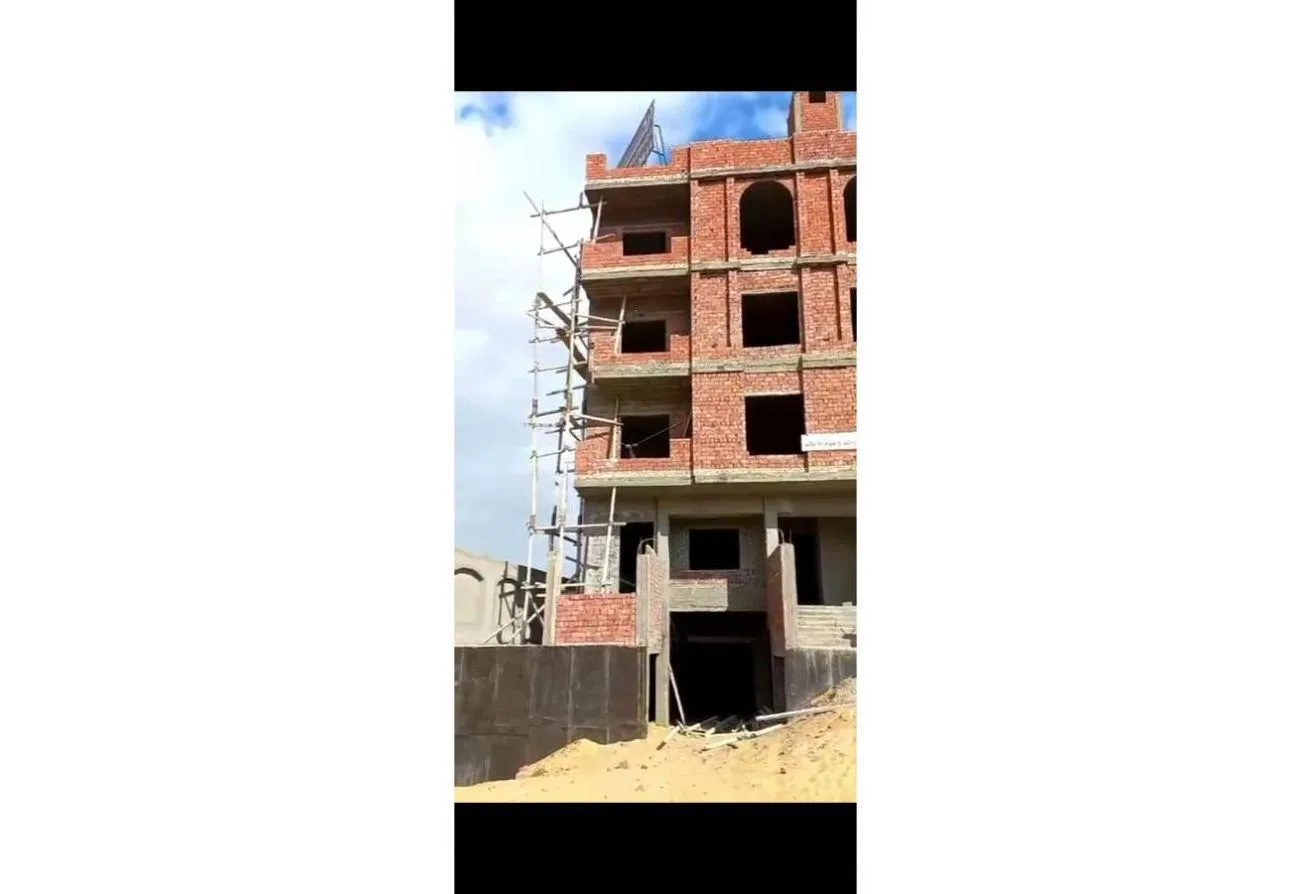 Sale in North House: For sale4 bed apartment+ nanny room in New Cairo