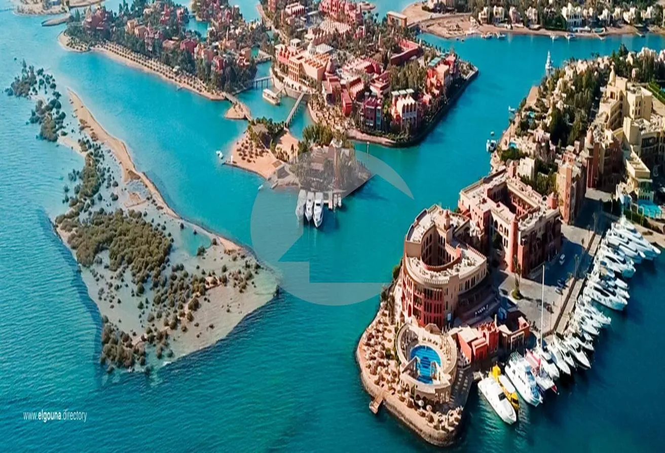 البيع في سوان ليك: تاون هاوس 4غرف اطلاله بانورميه علي البحر موقع مميز 