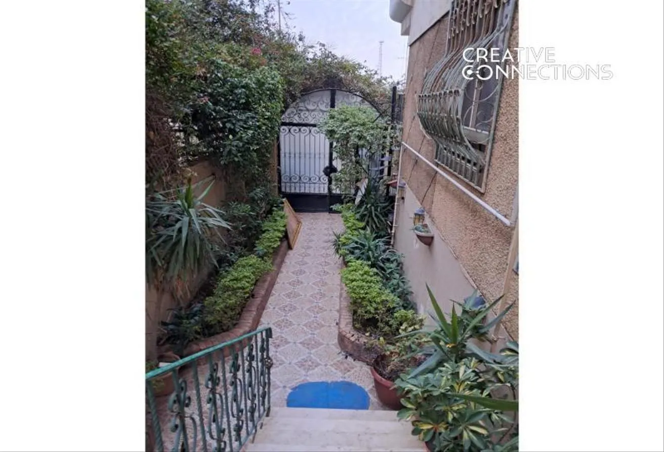 Sale in 8th District: للبيع فيلا دوبليكس ارضي بجنينه + دور اول