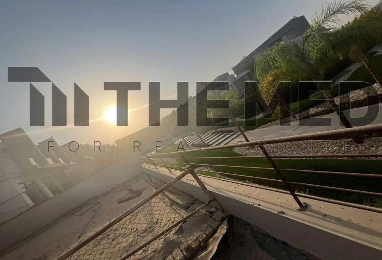 Sale in Patio Al Zahraa: توين هاوس متشطب, استلام فوري, للبيع بالفرش أو بدون