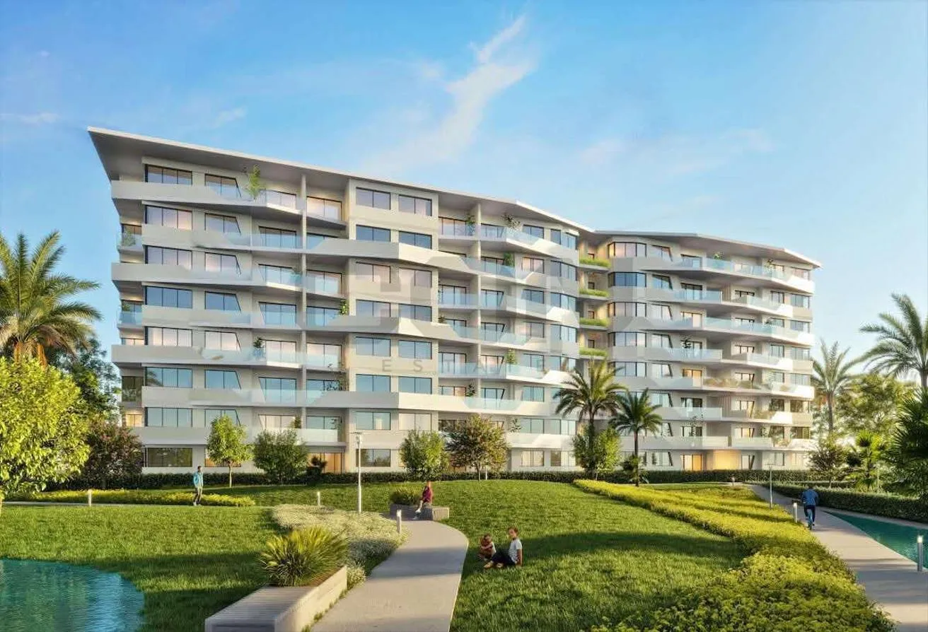 Sale in The Median Residences: Villa, best price in 5th Settlement on Suez Road