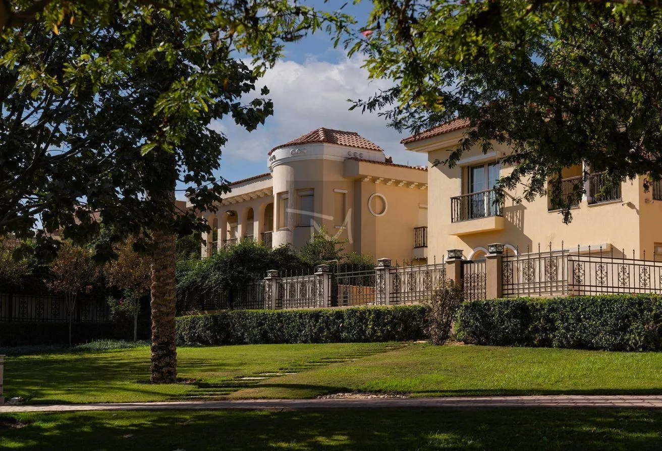 Sale in Hyde Park: Villa in HydePark with Installment over 6Y, R.T.M