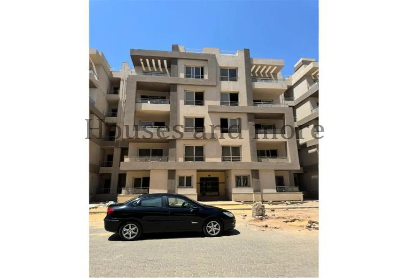 Sale in Cairo University Compound: Apartment For Sale In Compound Gam3t Cairo
