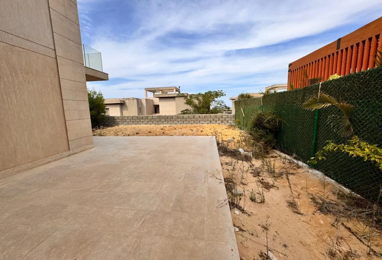 Sale in Swan Lake: Apartment for sale finished Swan Lake Hassan Allam