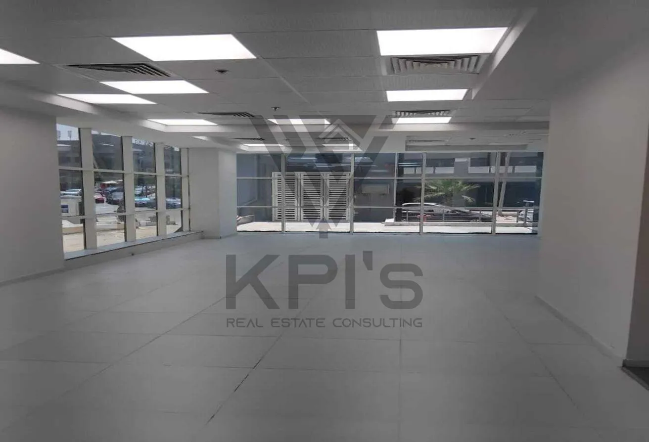 Sale in Business Plus: Resale office finished prime location on 90th ST.