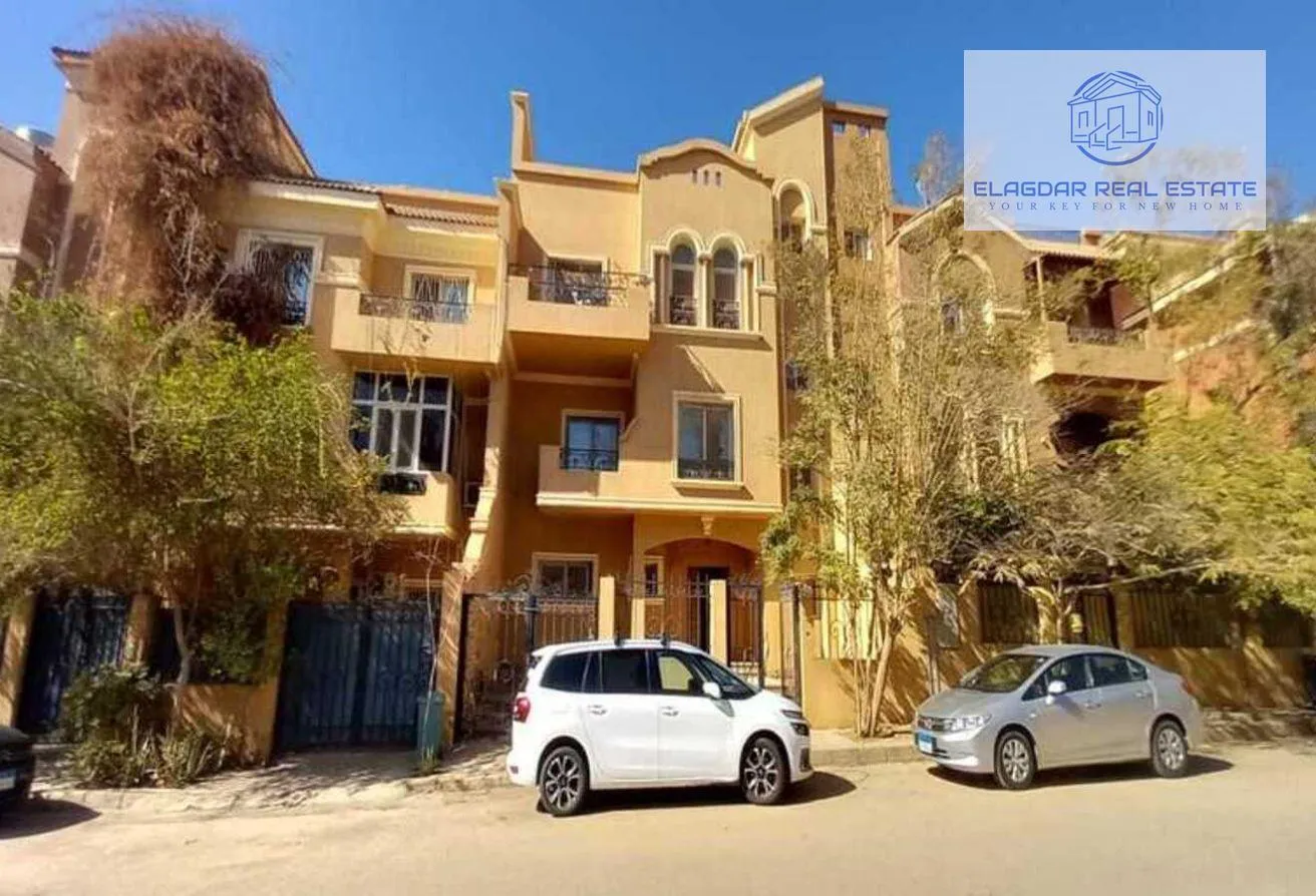 Sale in Les Rois: Family house semi-finished in LeS Rois Compound