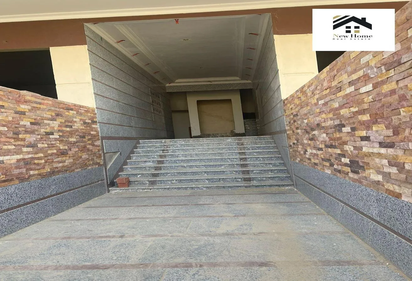 Sale in District 3: شقة 260 م في الحي الثالث بيت الوطن التجمع الخامس