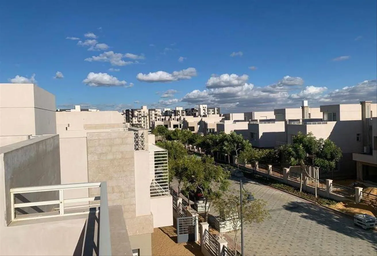 Sale in Atrio: Ready to move fully finished twin in Atrio by Iwan