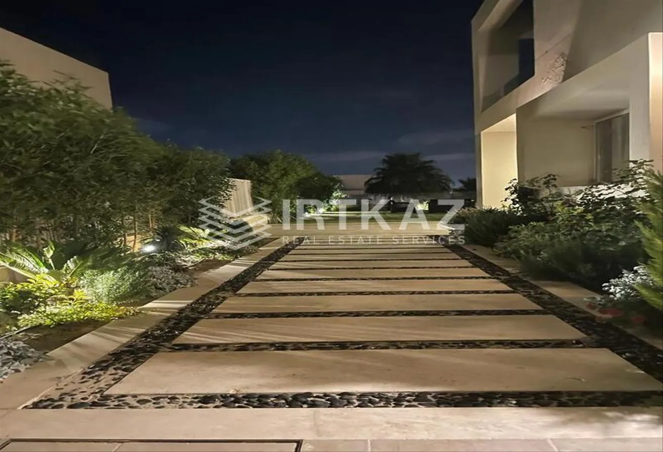 Sale in Hacienda Bay: twin house fully finished with furniture &amp; ac's