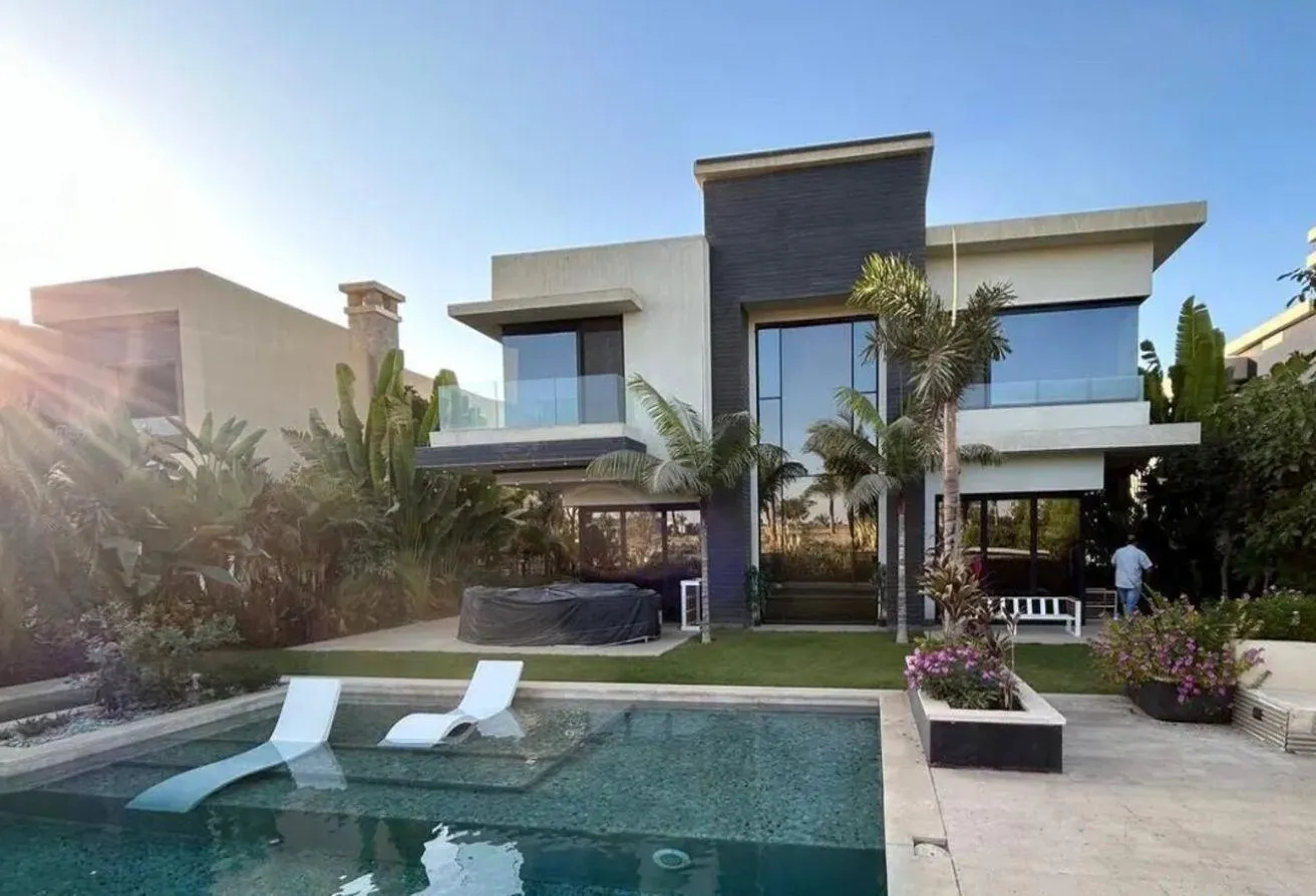 Sale in Palm Hills October: b 2.5%down payment, Special Villa October,12 years