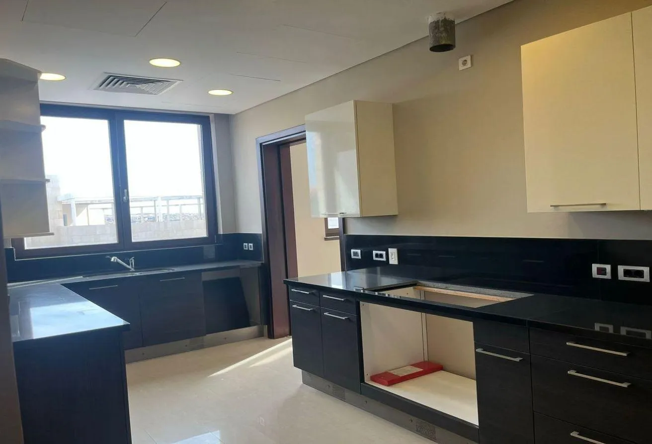 Sale in Forty West: Fully finished Apartment+ AC's in Beverly Hills
