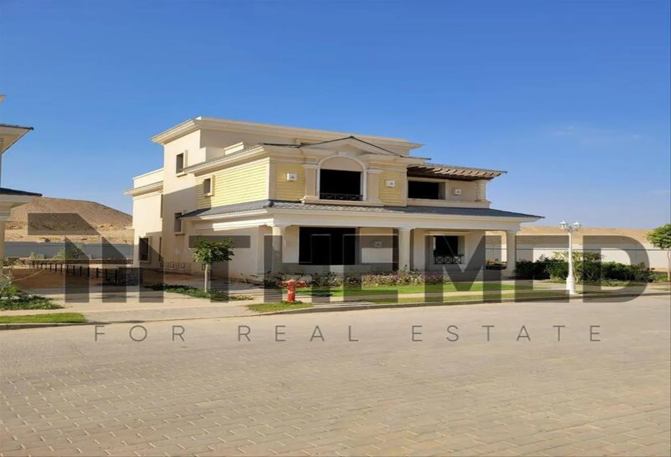 Sale in Mountain View iCity October: فيلا للبيع في ماونتن فيو اي سيتي ( جاردن فيلا )