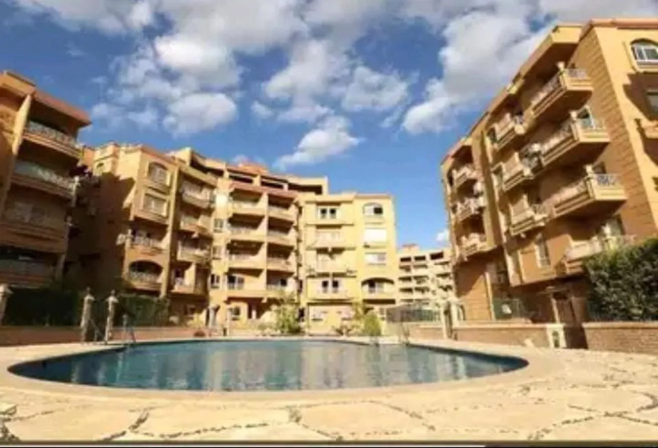 Rent in Al Murooj: The first residence for rent in Al Murooj 
