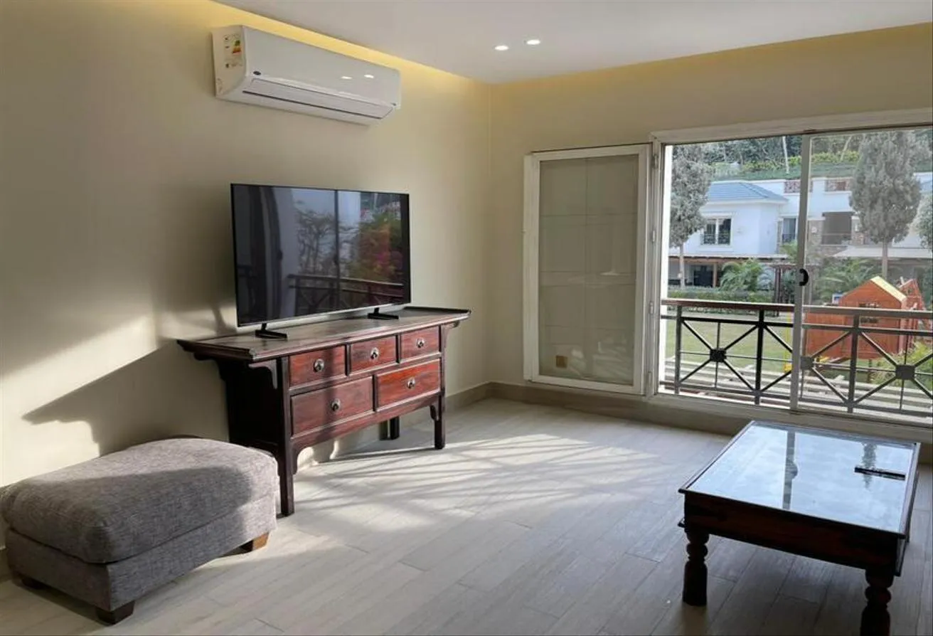 Sale in Mountain View 1: For sale I-villa 210 m with private garden