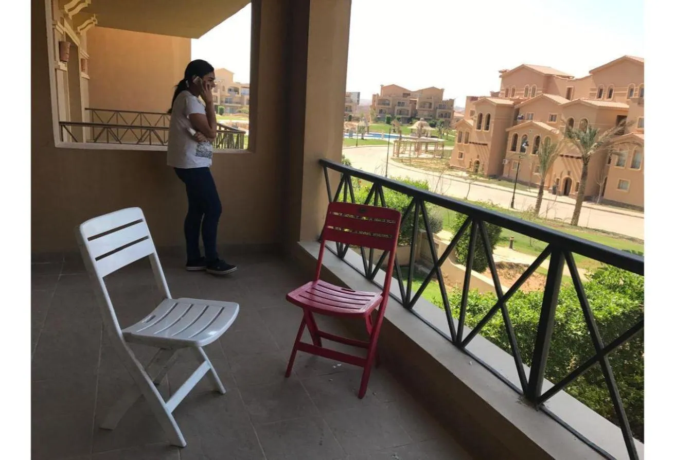 Sale in Piacera: Swimming pool and landscape view