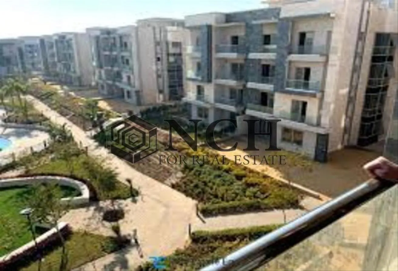 Sale in Galleria Moon Valley: Villa For Sale In Galleria Moon Valley new cairo