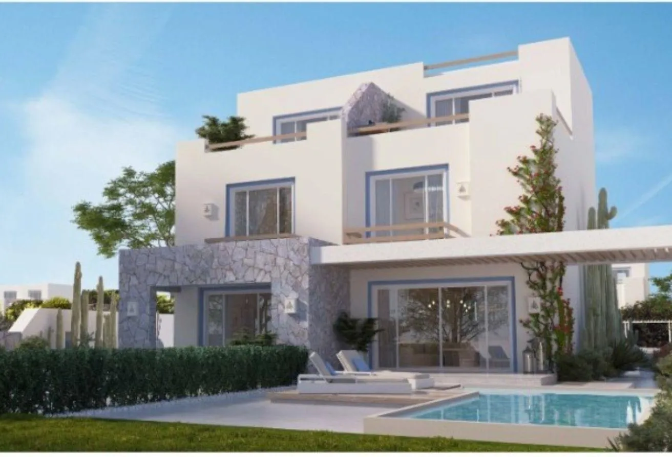 Sale in LVLS By Mountain View: Seaview townhouse at LVLS with best payment plan