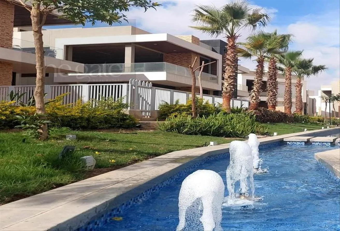 Sale in Midtown: At prime location villa 360m for sale at low DP