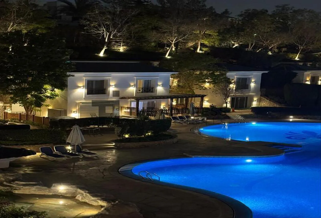 Sale in Mountain View iCity: 4BRTownhouse lagoon view and garden 360m ,10% DP