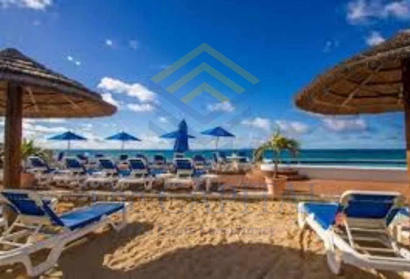 Sale in La vista Ras El Hikma: Villa Stand Alone 400 m2 - Second row - Lavista