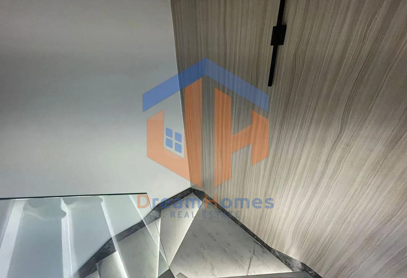 Gallery Image 16