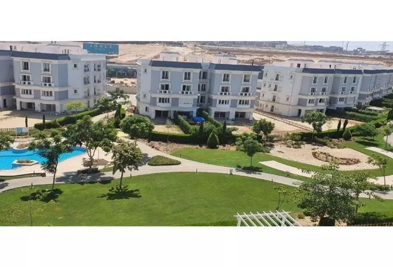 Sale in Mountain View Giza Plateau: ريسيل | اي فيلا روف لقطة في ماونتن فيو جيزة بلاتوه