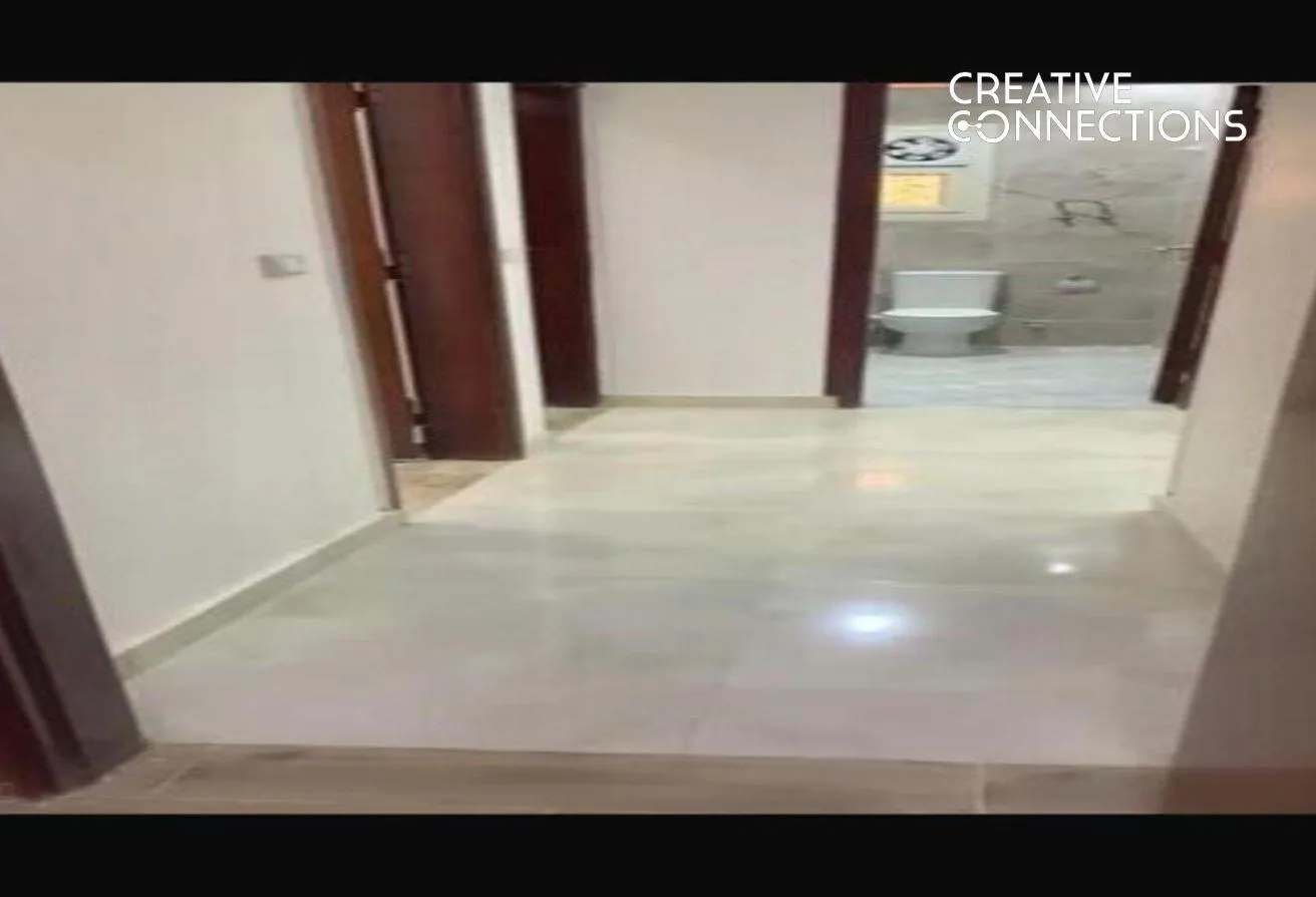 Sale in Al Andalus District: Villa Snapshot in the Fifth Settlement, Andalusia