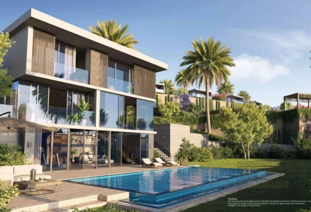 Sale in The Crown: Townhouse with pool near club | 7-Year installment