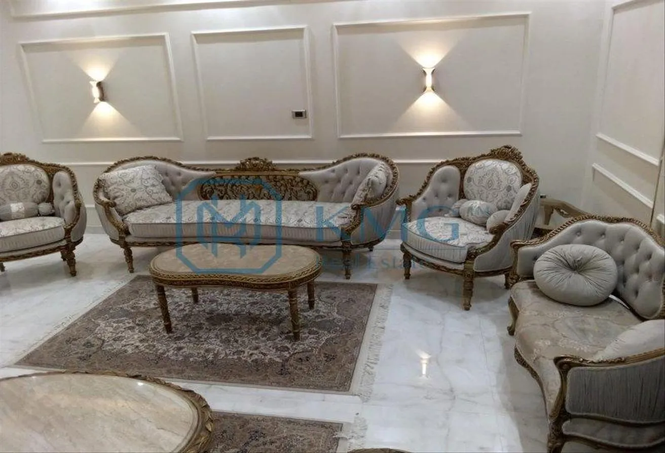 Sale in Mostafa Kamel Axis: شقه للبيع فى جنوب الاكاديمية التجمع الاول
