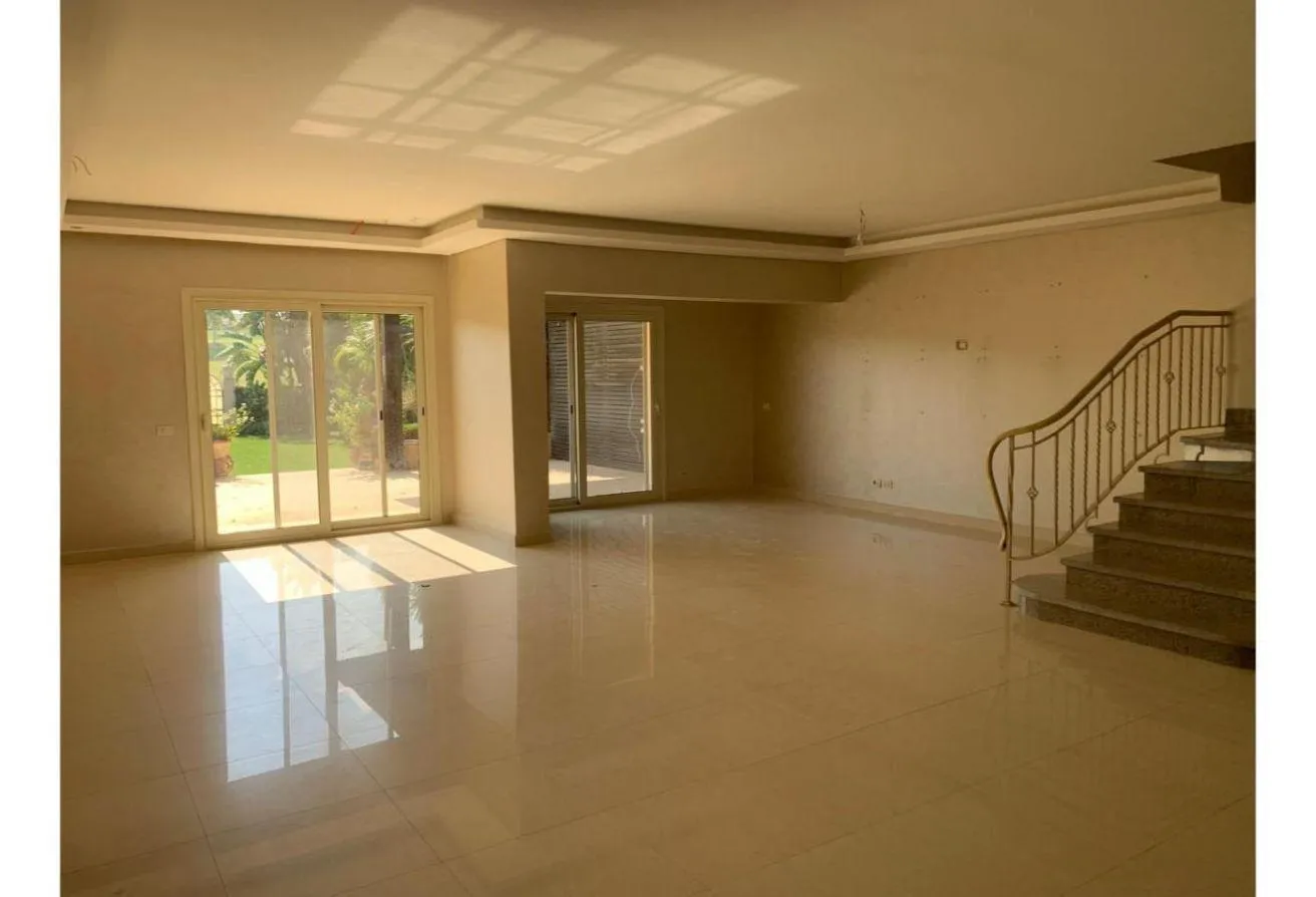 Sale in Al  Rabwa: For Sale: Twin House in Al Rabwa Compound