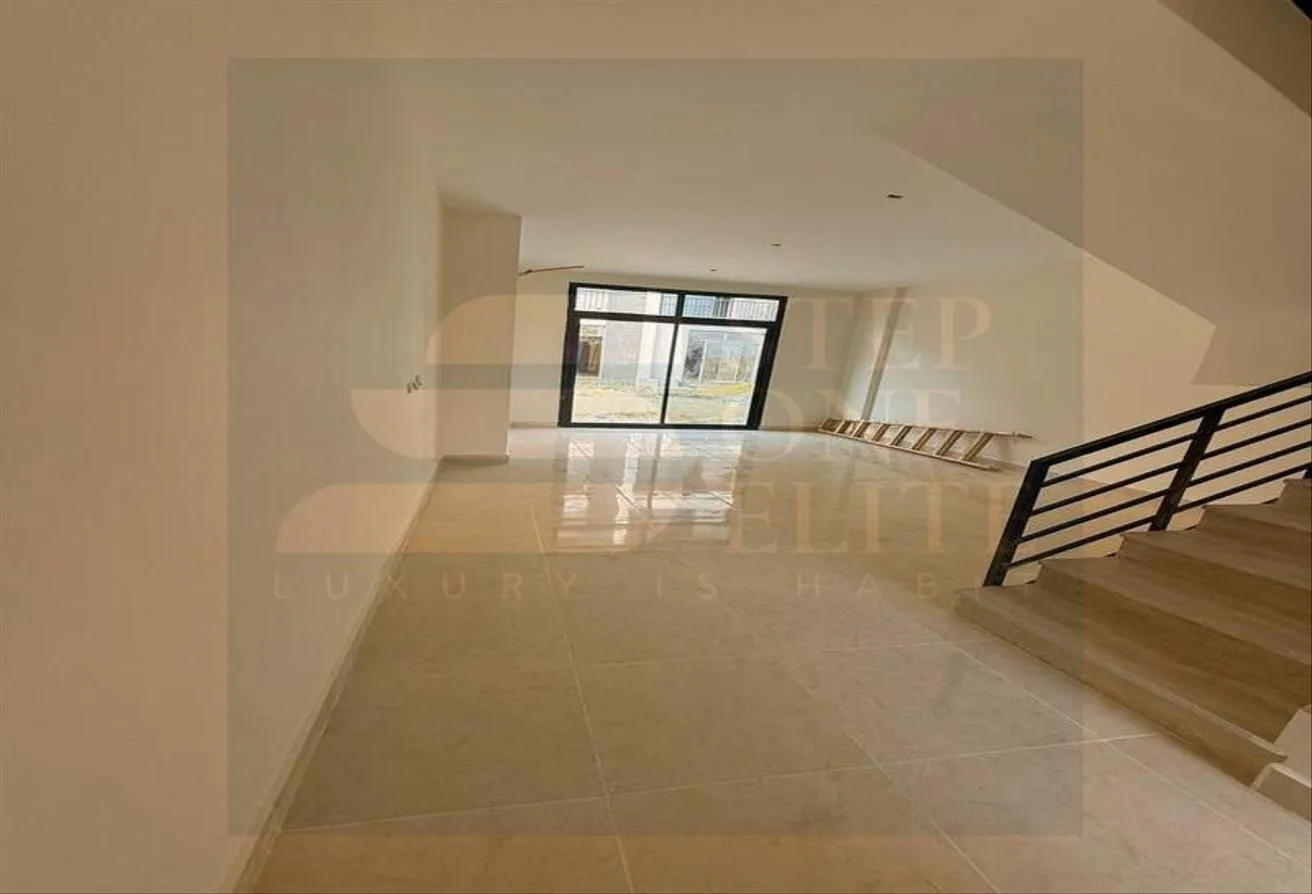 Sale in MonteNapoleone: 318m Fully Finished Townhouse in Mostakbal City