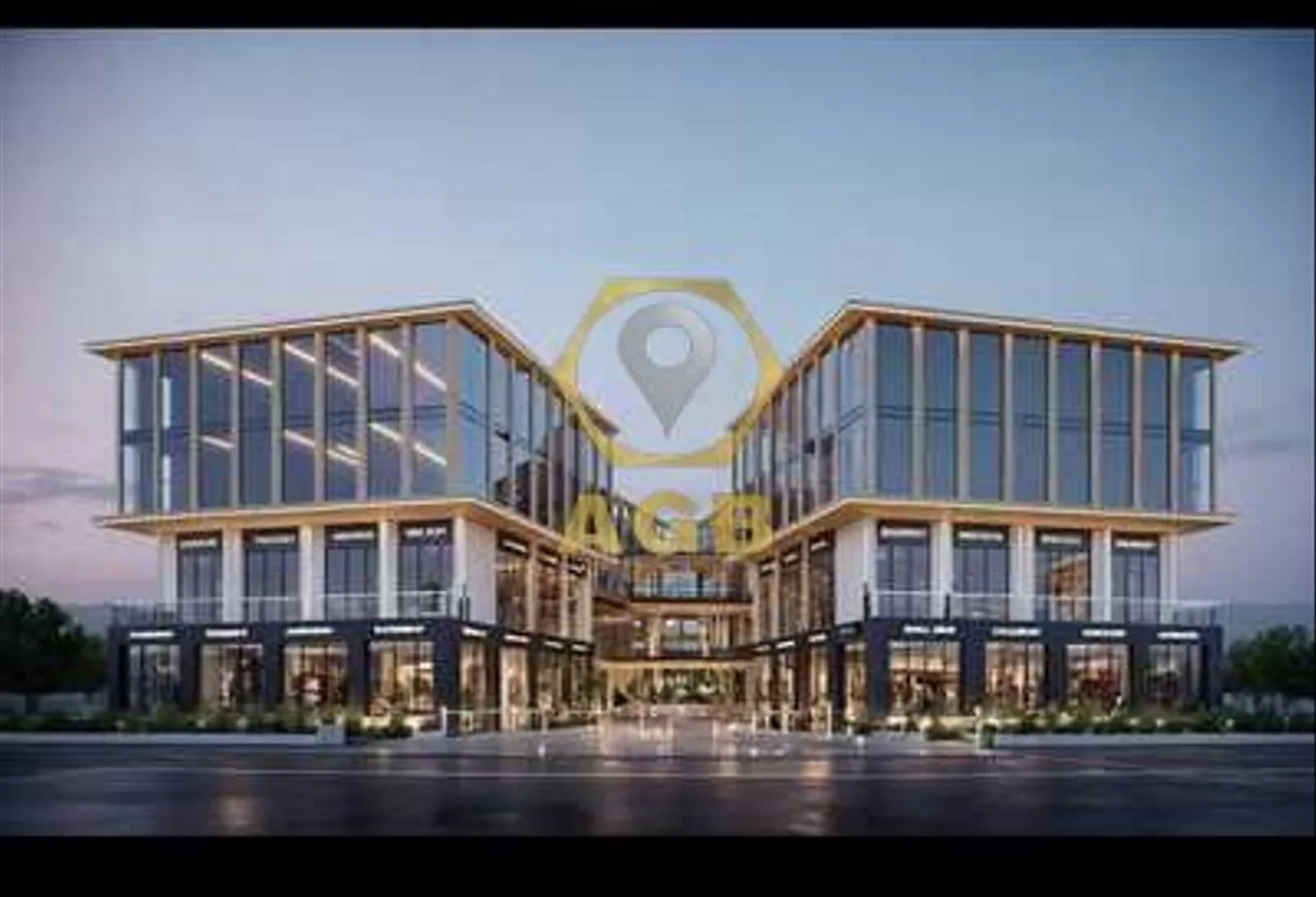 Sale in One Plaza Mall: محل تجارى  ارضى واجهة بيخدم على حى الياسمين فيلات