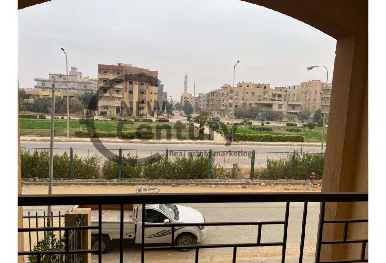 Sale in Italian Square: استلم شقتك  فوري ادفع 500 الف